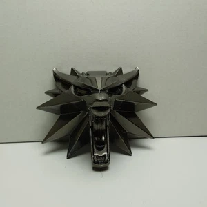Pisapapeles coleccionable The Witcher Wolf Medallion metal plata oscura cabeza de lobo - Imagen 1 de 3
