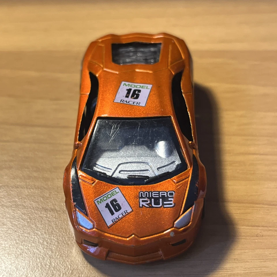 MACCHININA AUTO MODELLINO VINTAGE COLLEZIONE MODEL 16 RACER - 8,5 X 3,5 CM - Immagine 1 di 4