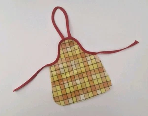 Vintage Pedigree Sindy Puppe gelb karierte Schürze "Washday" 1979 Ref: 44429  - Bild 1 von 2