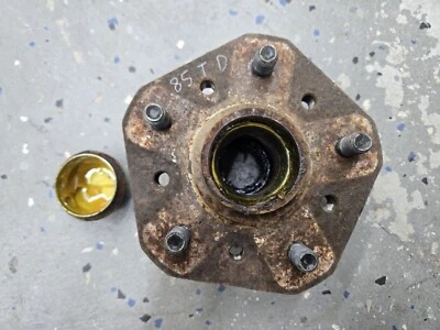 84-86 Nissan 300ZX Turbo OEM Front Wheel Hub Z31  - Image 1 of 4