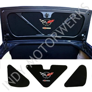 C5 CORVETTE REVESTIMIENTO TAPA MALETERO BANDERA CRUZADA + ZO6 405HP EMBLEMA BORDADO KIT DE 3 PIEZAS - Imagen 1 de 6