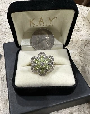 Anillo y collar a juego de diamantes genuinos y peridoto de Kay’s Jewelry Foto 1 de 4