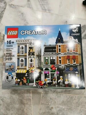 LEGO 10255 Creator Expert Assembly Square New in sealed box. - Image 1 of 2