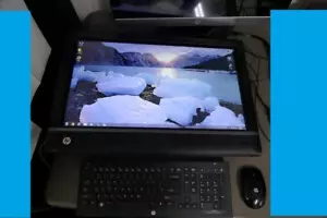 Paquete de mouse teclado HP Touch Smart 9300 Elite AIO 500 GB HDD 4 GB RAM Win 7 Pro - Imagen 1 de 1