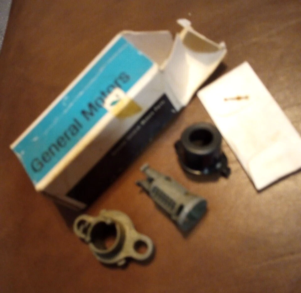 ++ Nuevo de Lote Antiguo 1985 1986 Pontiac T1000 GM cilindro de bloqueo puerta trasera sin codificar 12.248 20496710 Foto 1 de 1