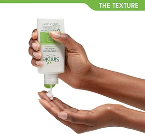 Simple Kind to Skin Hydrating Light Moisturiser Skin Care Product with B5 and E - Picture 1 of 7