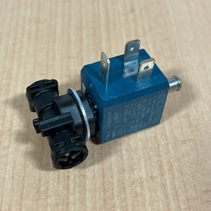 Válvula solenoide de 3 vías Delonghi genuina fabricante de equipos originales 230V - hecha en Italia (5213218431) - Imagen 1 de 5
