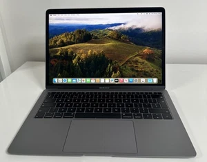 Apple MacBook Air 13.3" (256GB SSD, Intel Core i5 8th Gen., 3.60 GHz, 8GB)... - Afbeelding 1 van 15