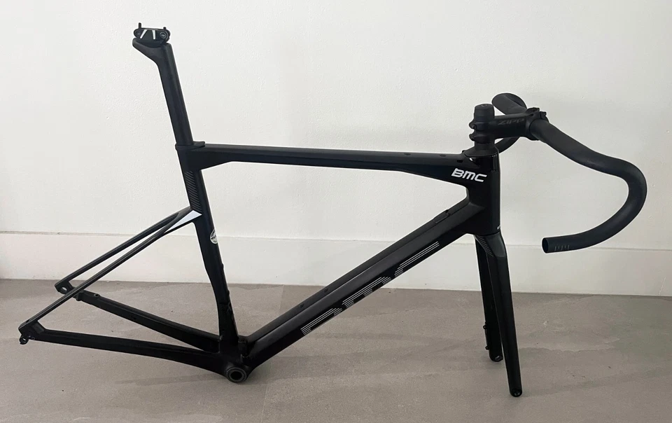 Bicicleta de carretera BMC Roadmachine 54 2022 de segunda mano de carbono Foto 1 de 4