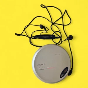 Sony Walkman G-Protection D-EJ775 Silber Versand aus JP - Bild 1 von 6