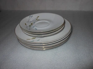 "SCHÖNWALD" Goldrandteller Kuchenteller ALT Keramik Porzellan Blumendekor Binse - Bild 1 von 6