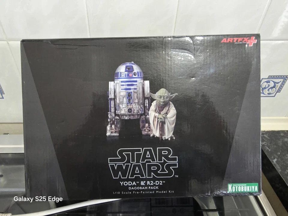 Star Wars Kotobukiya Yoda & R2-D2 Dagobah Pack ARTFX 1/10th Scale Model complete - Image 1 of 4