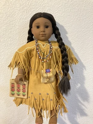 MUÑECA AMERICAN GIRL Nativa Americana 18" KAYA en Vestido Meet, Collar, Bolsa Cinturón Foto 1 de 4