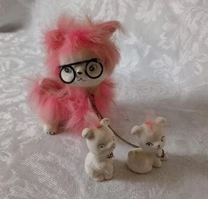 Vintage MCM~ Mama Cat With Kittens Ceramic Figurines~ Pink Fur Trim~ Japan - Picture 1 of 7