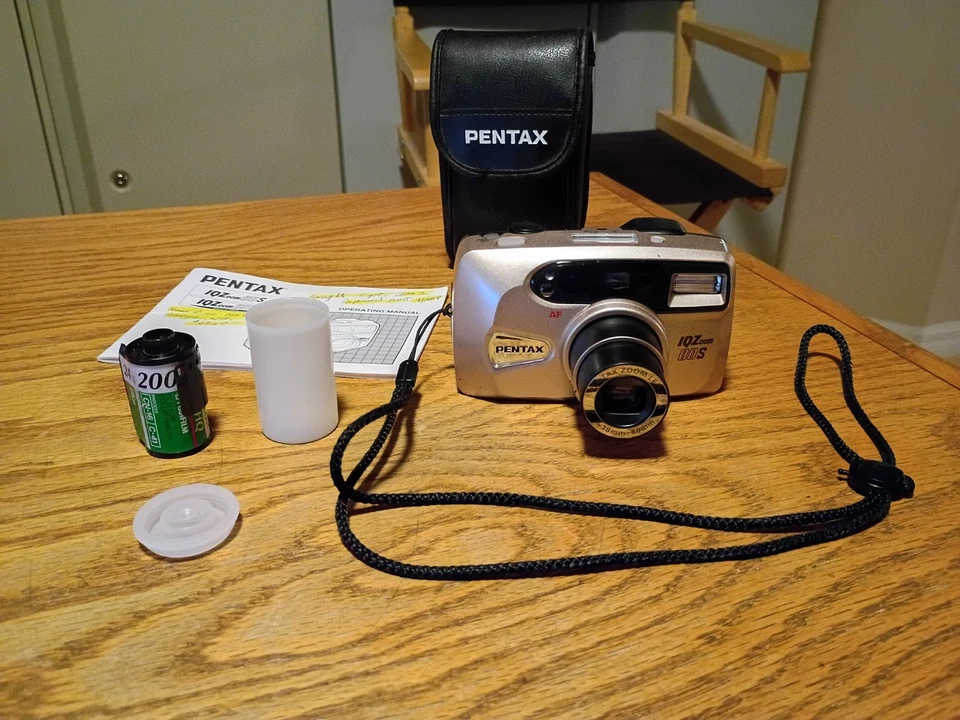Pentax IQZoom 80S 35mm Film Camera 38-80mm Lens, Case, New Battery, Film, Tested - Image 1 of 4