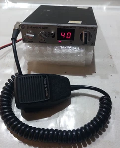 Funkgerät Albrecht 4200, 40 Kanäle, mit Handmikrofon - Bild 1 von 3