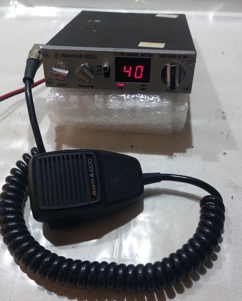 Funkgerät Albrecht 4200, 40 Kanäle, mit Handmikrofon - Bild 1 von 3