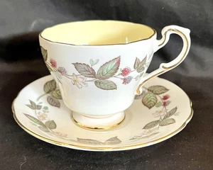 Vintage Paragon Teetasse & Untertasse Green Briar Blackberry von Appt To Her Majesty Warra - Bild 1 von 9