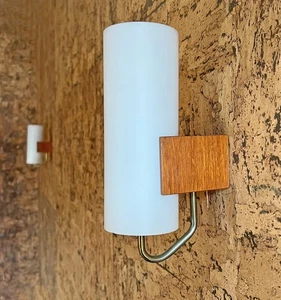 2X Vintage Anni 60 Applique Da Parete Teak Vetro Cilindro Bianco Ottone 6.Z - Foto 1 di 5
