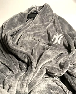 New York Yankees MLB Northwest Bademantel Grau X-Large - Bild 1 von 4