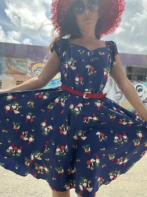 Vestido Collectif London talla 16 con gnomos troll y hongo pinup vintage Foto 1 de 4
