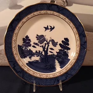 ROYAL DOULTON REAL OLD WILLOW 8 1/2" SALAD PLATE - THE MAJESTIC COLLECTION - Picture 1 of 6