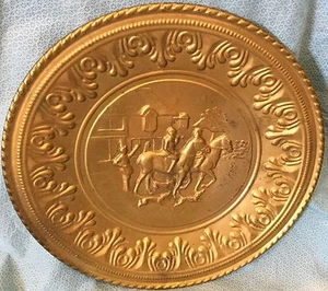 Fox Hunt Hunting Medium Brass Wall Hanging Plate Gold Tone - Picture 1 of 4