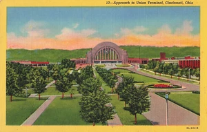 Postcard Approach to Union Railroad Terminal Cincinnati Ohio - Picture 1 of 3