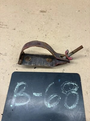 Dodge D100 D150 D350 W150 1981 83 84 86 1993 guardabarros interior montaje gato botella usado Foto 1 de 4