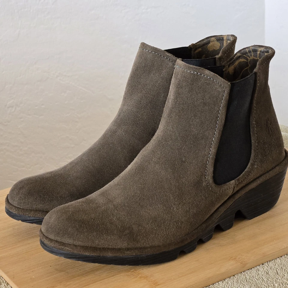 FLY LONDON Mujer Marrón Gamuza Chelsea Botas de Cuña US11/EU42 Comodidad Y2K PORTUGAL Foto 1 de 4