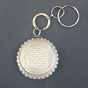 Antique 19th Century Silver Betel Box Trinket Central Central Java Indonesia - Picture 1 of 5