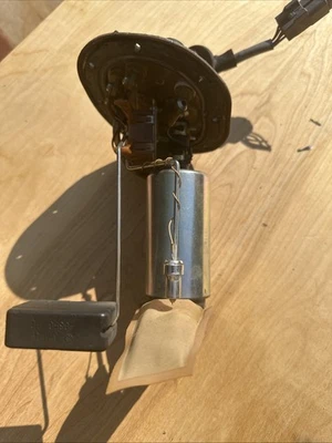 90-93 TOYOTA Celica ST184 COMBUSTIBLE FLOTADOR GAS BOMBA MOTOR SOPORTE UNIDAD ENVÍO CONJUNTO Foto 1 de 4