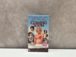 Coming Soon VHS (1998) Ryan Renolds, Bonnie Root, Gaby Hoffman Komödie/Romanze - Bild 1 von 6