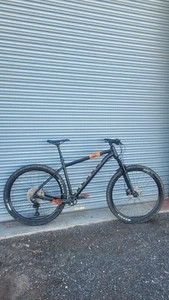Voodoo Bizango Large 20 Inch frame hardtail mountain bike - Picture 1 of 2