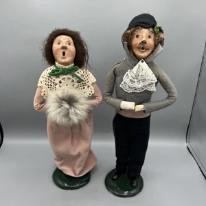 Vintage Byers Choice Carolers Victorian Couple Singing Figurines Christmas 1988 - Picture 1 of 13