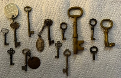 Lote de 13 llaves esqueleto antiguas vintage broca hueca de barril artesanía steampunk Foto 1 de 4