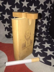 ONE HITTER DUGOUT SET DEGUSTAZIONE ERBE FUMO USA STASH BOX TRUMP 2020 TABACCO CLASSICO - Foto 1 di 12