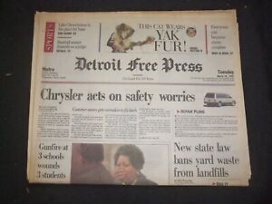 1995 MAR 28 DETROIT FREE PRESS NEWSPAPER - CHRYSLER ACTS ON SAFETY - NP 7671
