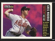 1996 Collector's Choice #754 Greg Maddux Gold Signature Excellent