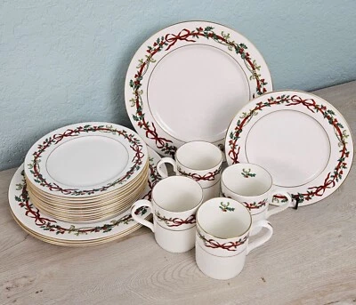 Cintas de acebo Royal Worcester *Elige la tuya* PAQUETE Y AHORRA taza de plato Foto 1 de 2