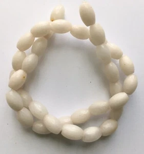 Snow Quartz Smooth Oval Beads - 12x8 mm - 16" STR - Picture 1 of 1