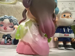 ROLIFE x NANCI Chinese Poetry Peach Blossom Mini Figur Kunst Spielzeug - Bild 1 von 6