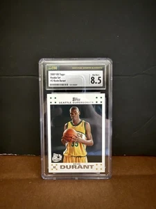 2007-08 Topps - Retail Factory Set Rookie Set Kevin Durant #2 White (RC) CSG 8.5 - Picture 1 of 2