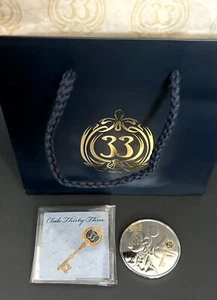 Moneta sfida chiave Topolino 33 membri Disney Club con sacchetto regalo esclusivo - Foto 1 di 13