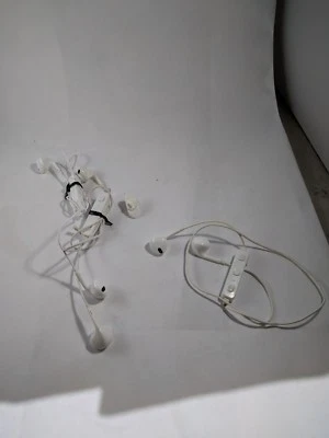 LOTE DE 3 auriculares internos Insignia - NS-CAHBTEP01 - blancos Foto 1 de 3