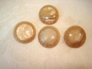 4 Vintage Beige Moonglow Plastic Buttons 1 In. KJ - Picture 1 of 2