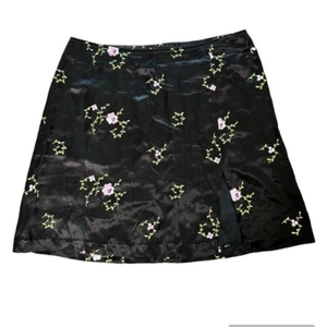 Vintage 90's XOXO Satin Flower Embroidered Vampy Mini Skirt 5 - Picture 1 of 8