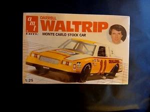 Kit Modelo NASCAR #11 Darrell Waltrip Pepsi Monte Carlo AMT 1:25 Kit De Colección - Imagen 1 de 3