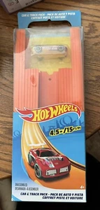 B116 HOT WHEELS Car And Track Pack 15 ft. of Track & 1 Vehicle NEW NIP - Picture 1 of 2