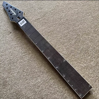 8 String Jackson Guitar Maple Neck, Rosewood Fretboard, Defected Truss Rod Foto 1 de 4